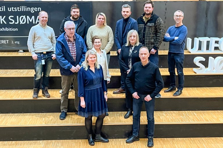 Arbeidsgruppen hadde sitt første møte i Tromsø 11.-12. mars 2025. Bak fra venstre: Øystein Hermansen, Sindre Hansen, Inger Marie Høyland, Jan Morten Hansen, Jarle Lunde Grande, John Isaksen, Steinar Friis, Camilla Brattland, Elisabeth Mikalsen, Guro Gjelsvik og Bernt Bertelsen. (Espen Ottem var ikke til stede). Foto: © Fiskeridirektoratet.